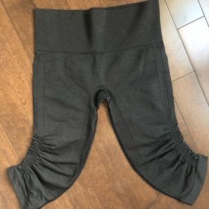 Lululemon Cropped Pants